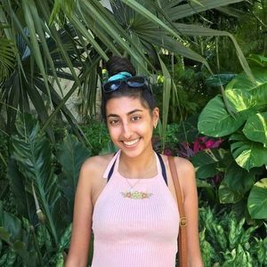 Meet your Posher, Nicole